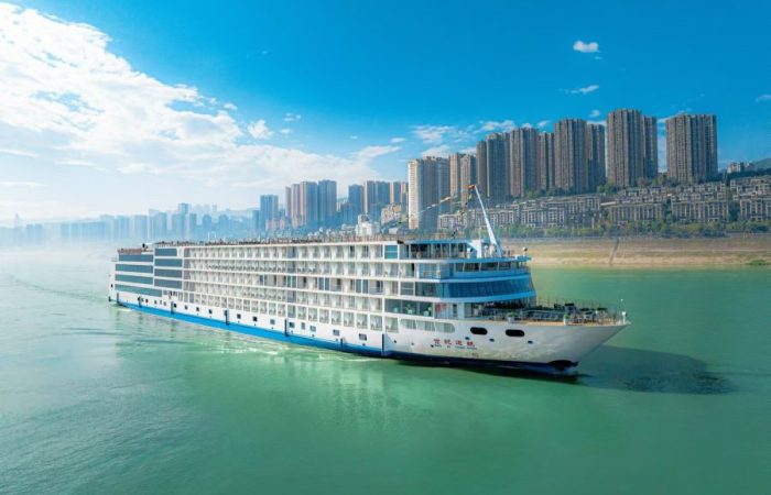 Century Voyage cruise ship, providing ultra luxury Yangtze River cruises