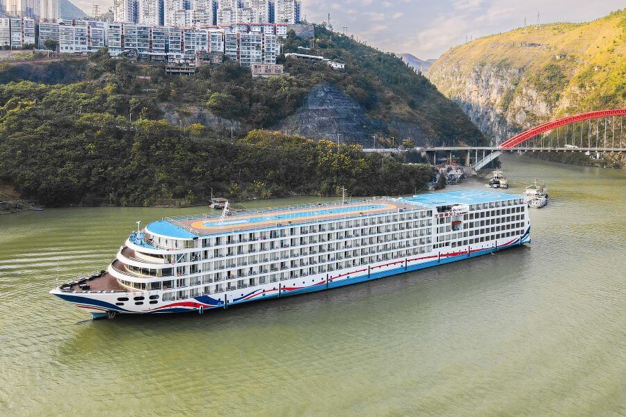 China Goddess No.3, providing luxury Yangtze River cruises