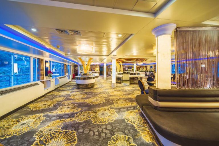 Victoria Anna - Top of the Yangtze VIP Restaurant