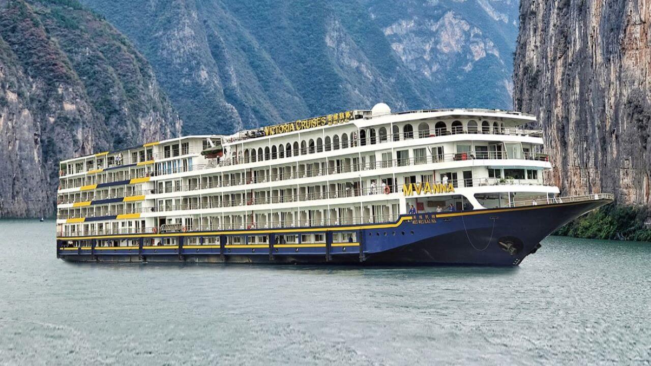 Victoria Anna cruise ship