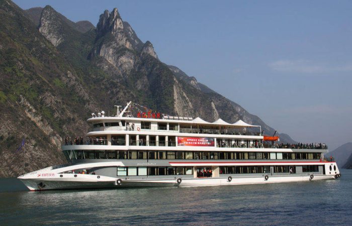 Xiling Gorge Half-Day Cruise Ship